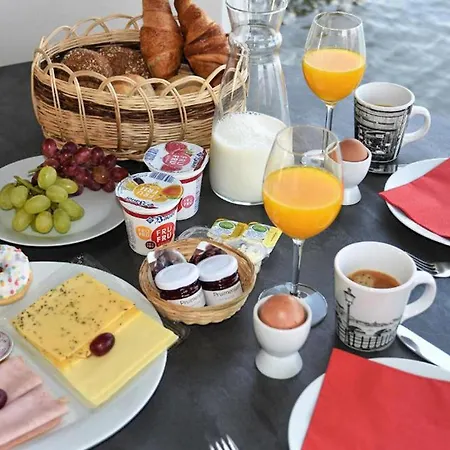 House Boat Mallorca 4* Maastricht