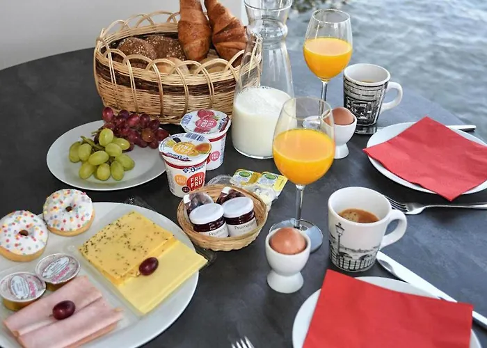 House Boat Mallorca 4* Maastricht