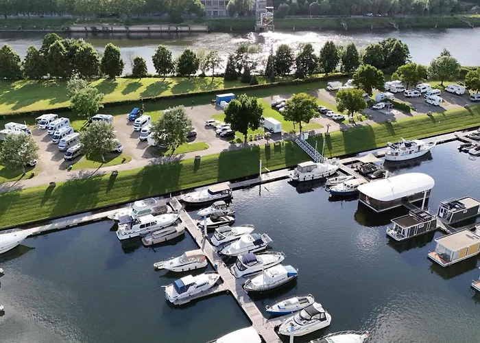 House Boat Mallorca 4*